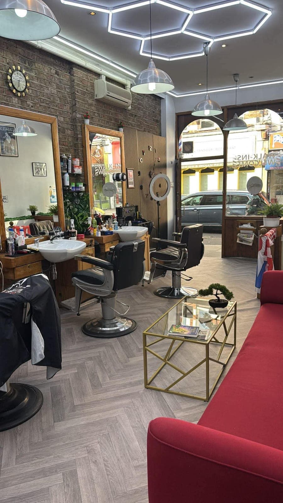 Barber Shop for sale in Fulham SW6 £45,000 – Interior photo