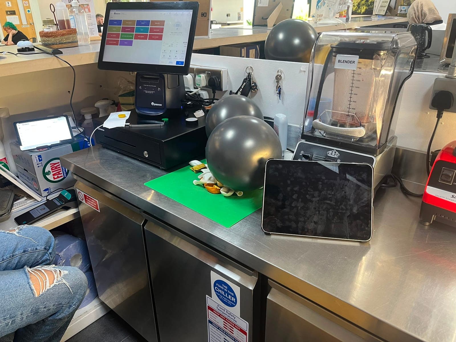 FULLY EQUIPPED FOOD KIOSK BUSINESS! β Interior photo